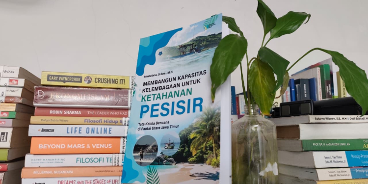 Dosen Universitas Bojonegoro Terbitkan Buku tentang Ketahanan Pesisir Pantura Jawa Timur