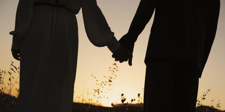 Cinta: Pertemuan Dua Jiwa atau Perundingan Dua Ego?